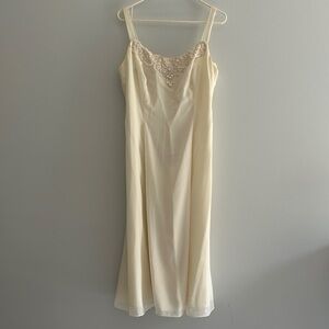 Aspeed Cream Lace Detail Chemise